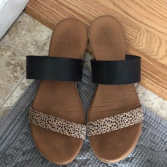 Universal Thread Shoes - Universal thread sandals